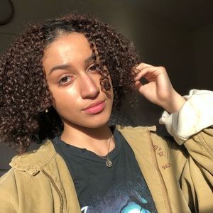 Meet your Posher, Nicole